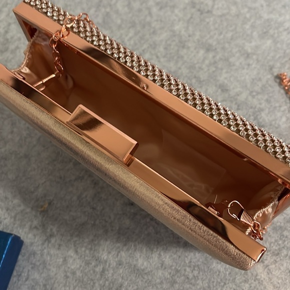 Set of 3, Clutch Bag w/47” Shoulder Chain, Crystal Bracelet & Earrings - Picture 4 of 8